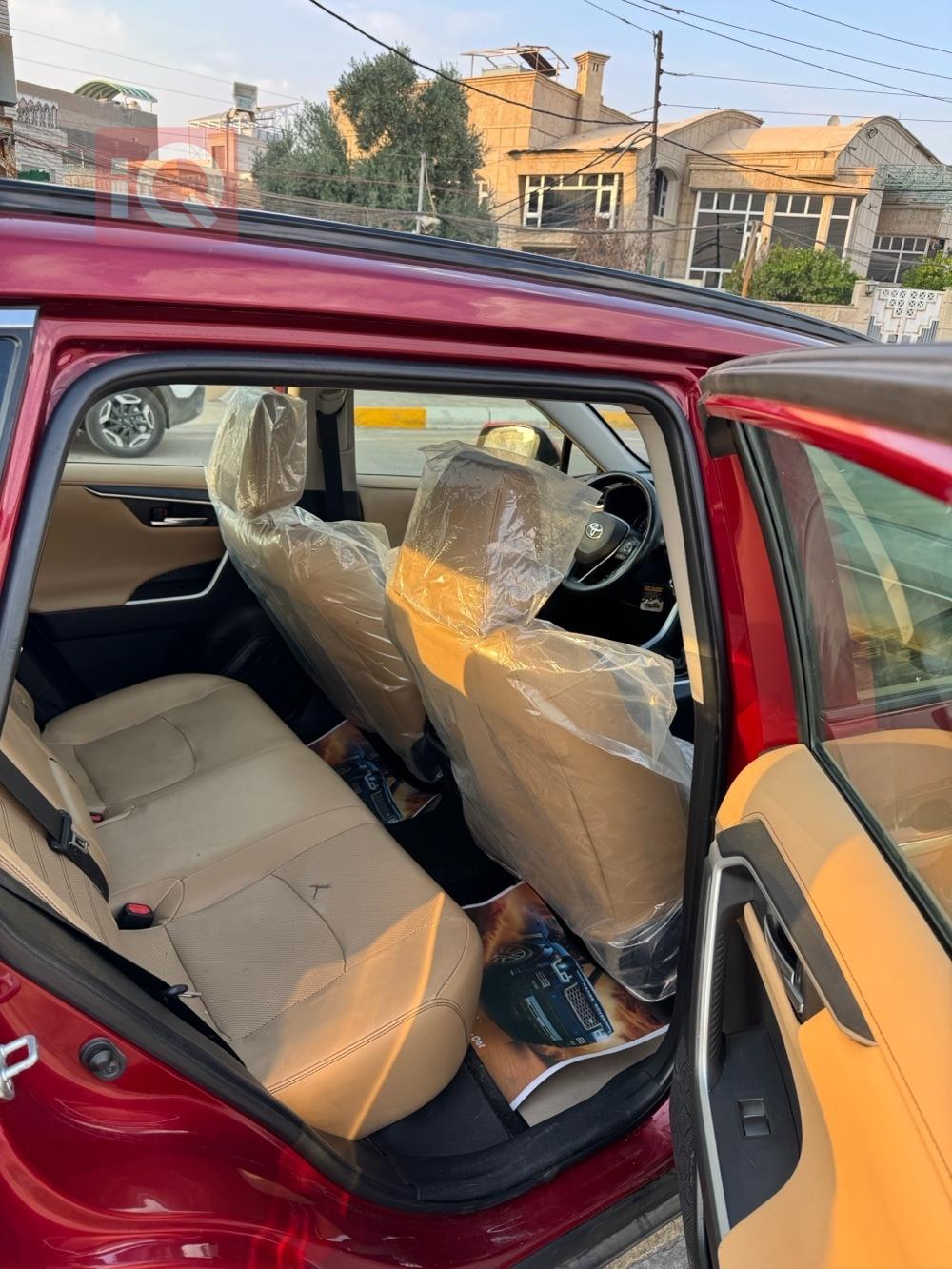 تۆیۆتا ڕاڤ 4